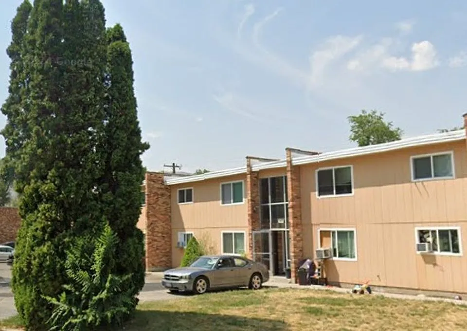 2-Bed 1-Bath Green Leaf Apartments