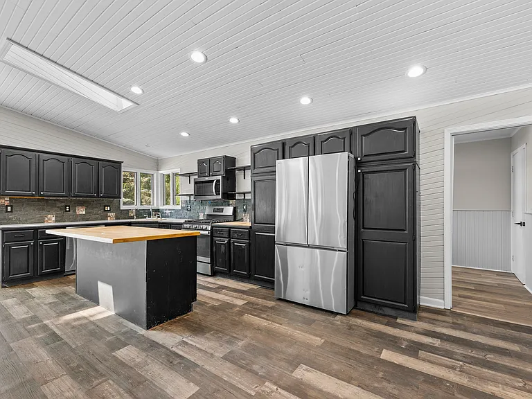 13404 Sequoia Ln N — Photo 31