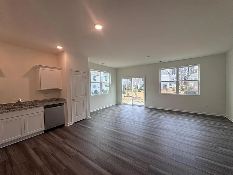 1112 Dakine Dr — Photo 6