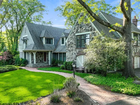 743 Highview Dr, Wyckoff, NJ 07481
