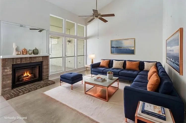 262 W Sabal Palm Pl — Photo 2