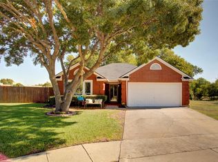 3404 Swan Ct, Arlington, TX 76015