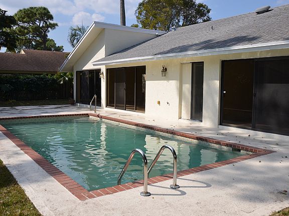 Large pool, private yard