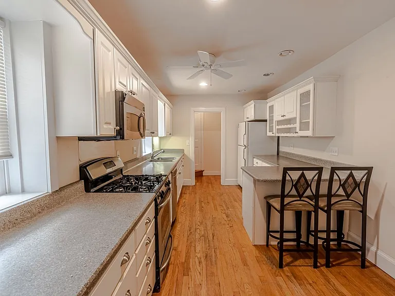 833 S Bond St — Photo 15