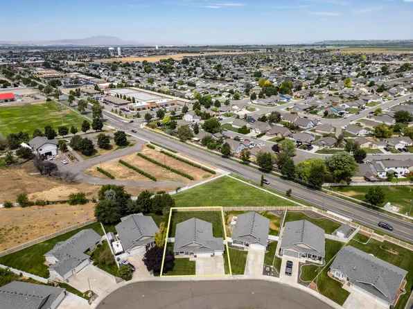 5811 Austin Ct, Pasco, WA 99301