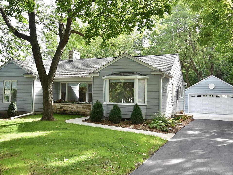 1st image of 714 N 119th St