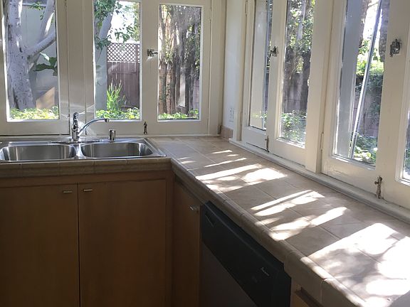 3rd image of 844 Milwood Ave