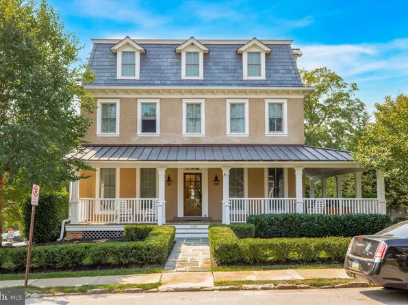 200 W Wayne Ave, Wayne, PA 19087