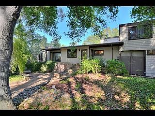 1st image of 15561 Toyon Dr