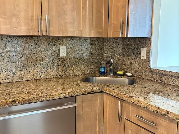 4th image of 4501 NE 21st Avenue #412