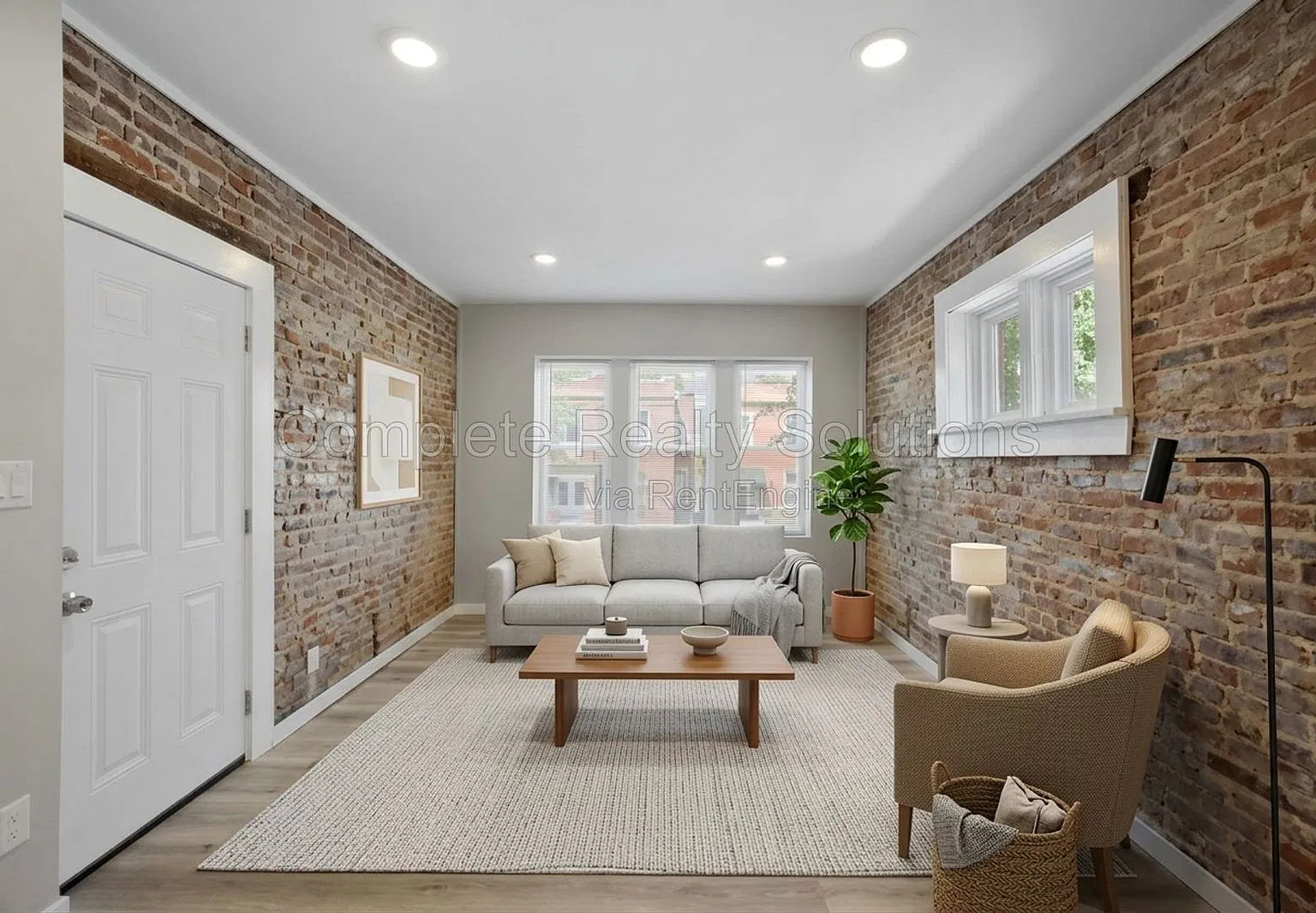 3140 Magnolia Ave — Photo 1