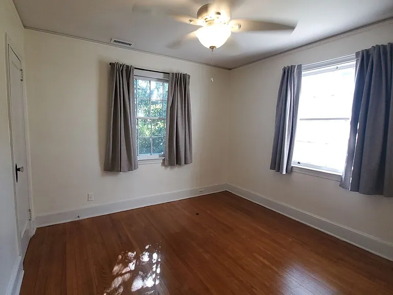 4547 Oxford Rd — Photo 16