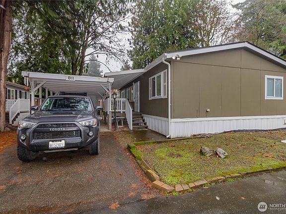 3rd image of 900 29th Street SE #D-11
