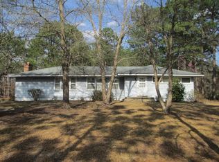 832 Circlewood Dr, Hamlet, NC 28345