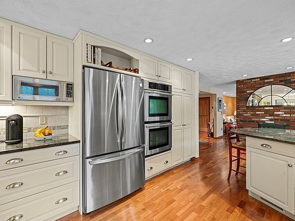 4th image of 343 Sargent Rd