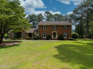 8000 Scotch Meadows Dr, Laurinburg, NC 28352