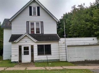 712 E Empire St, Ishpeming, MI 49849