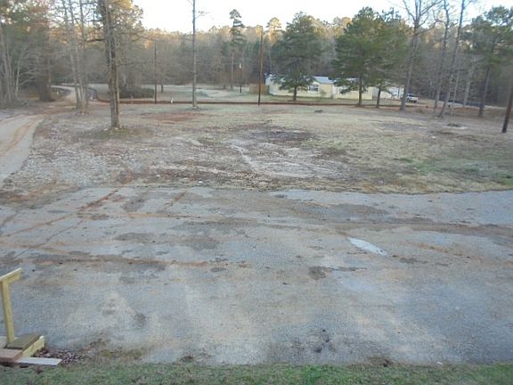 3rd image of 482 Dogwood Trl