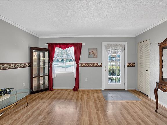 3rd image of 2875 NE 49th St