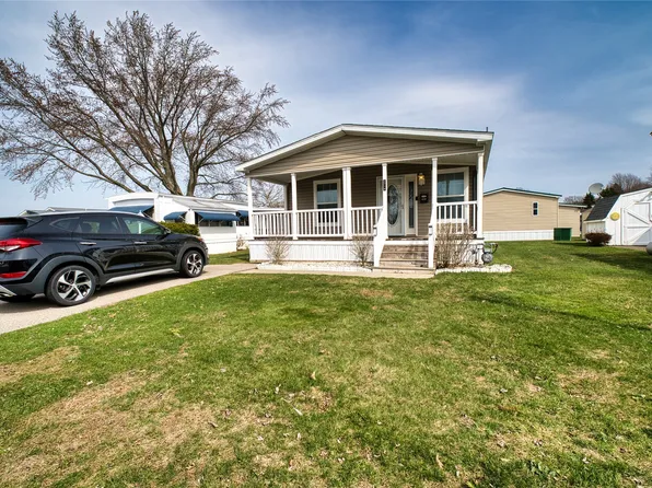 2719 Greencrest Dr, Erie, PA 16506