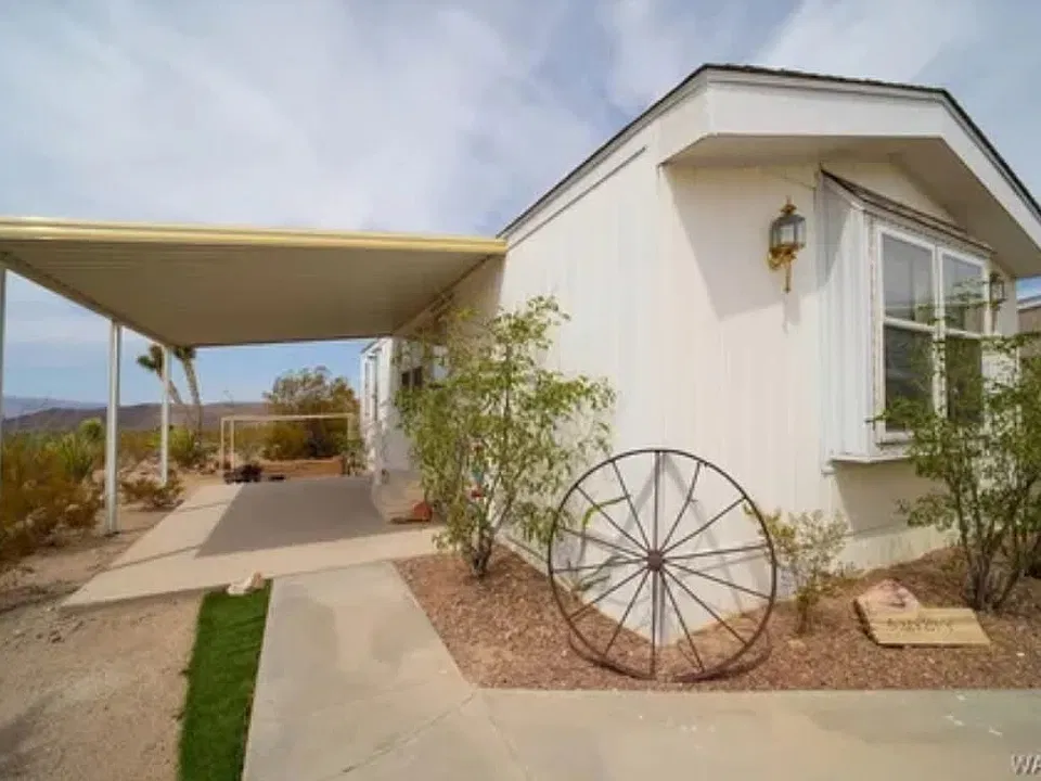 W Mustang Dr