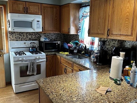 2nd image of 24101 Hartland Dr
