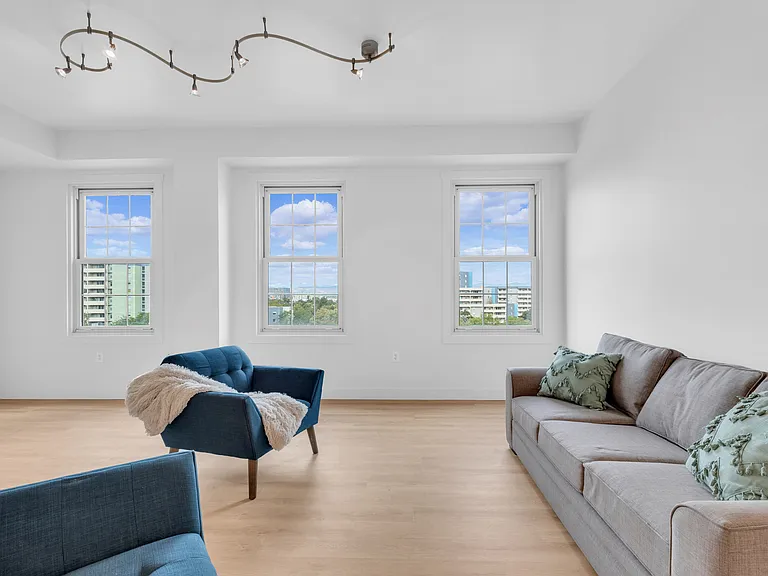 475 W 12th Ave #6B — Photo 8