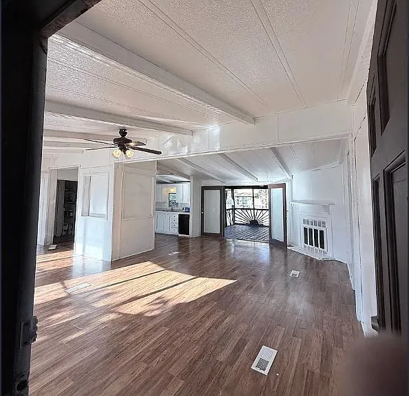 111 King Rd — Photo 4