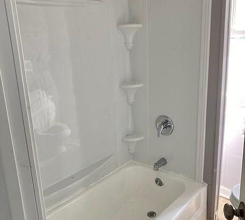 4th image of 1836 Jerauld Ave