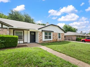 802 Rock Creek Dr, Euless, TX 76039