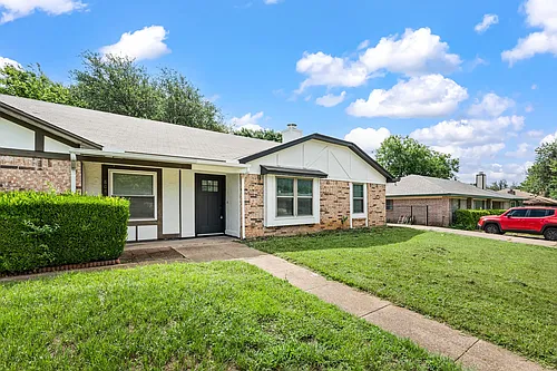 802 Rock Creek Dr Photo 1