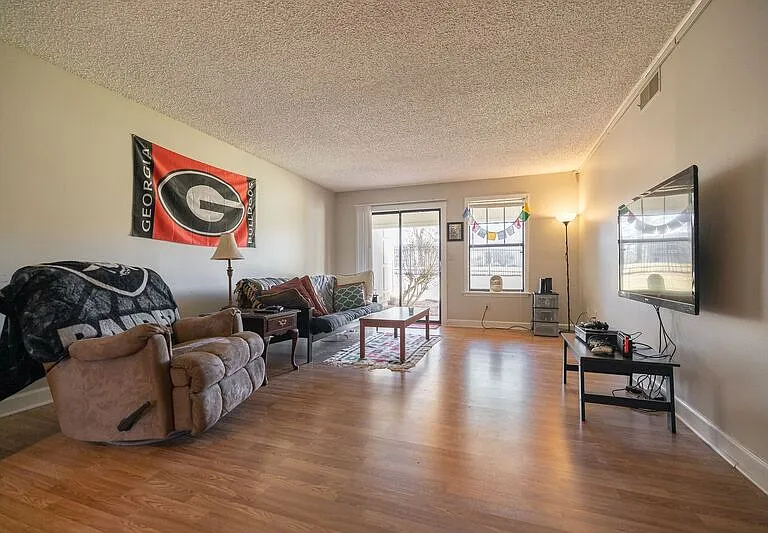 290 Appleby Dr #153 — Photo 3