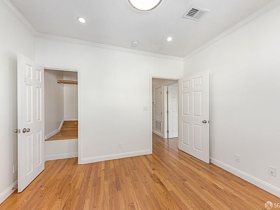 5th image of 1526 Vallejo St #27