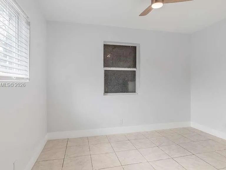 630 SW 28th Dr — Photo 10