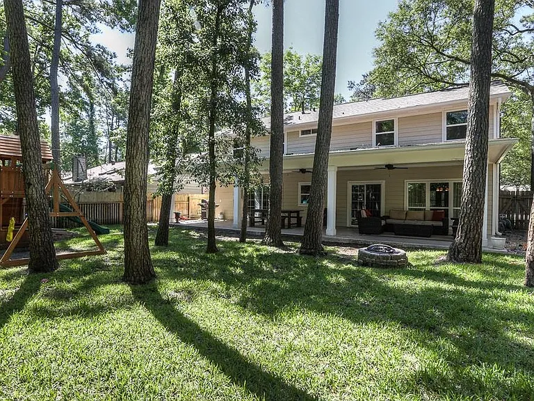 24 Edgewood Forest Ct — Photo 4
