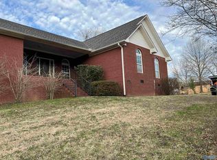 2424 Ouida Dr, Hokes Bluff, AL 35903