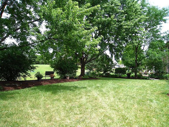 5th image of 1452 Greenlake Dr