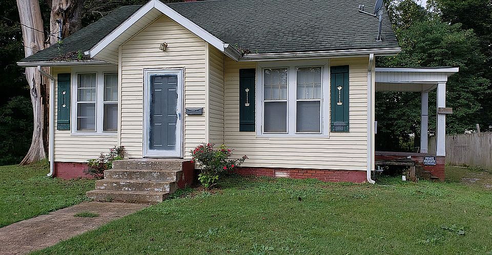 Front house to the right