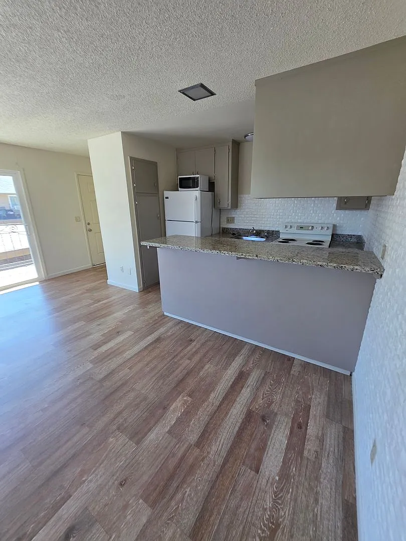 1BR Apartment Near Downtown Campbell | Updated Kitchen + Easy Freeway Access — Photo 2