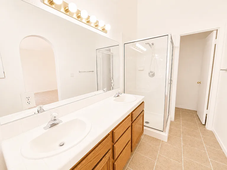 2054 Cardigan Ave — Photo 19