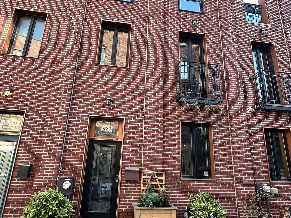 Front of House . Entrance off Hancock St
