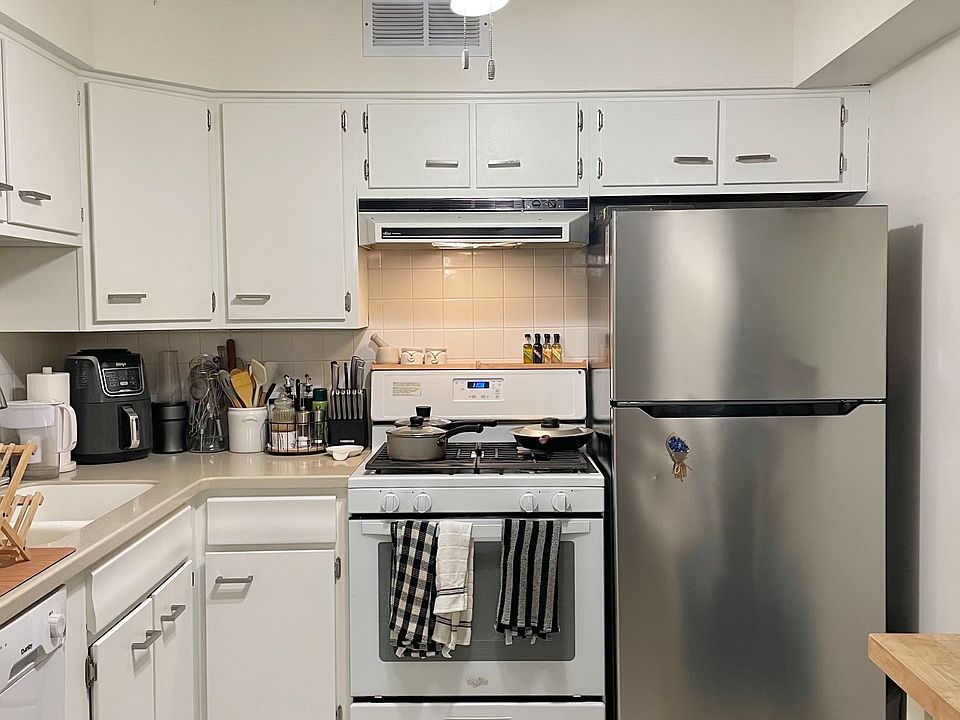 1st image of 8521 Lotus Ave #70