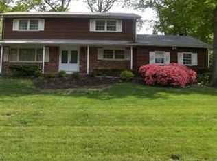 19 Fox Hill Rd, Spring Valley, NY 10977