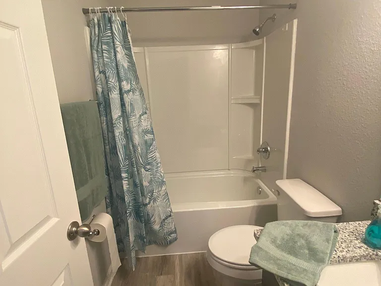 1737 Charlotte St — Photo 30