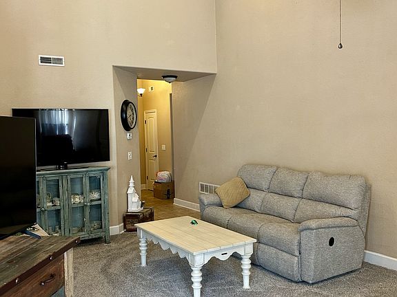 4th image of 59 Arthur Dr