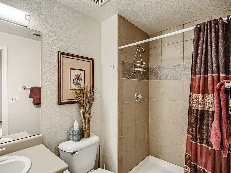 1117 W Kiowa St #102 — Photo 10