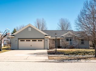 1227 Oriole DRIVE, Oconomowoc, WI 53066