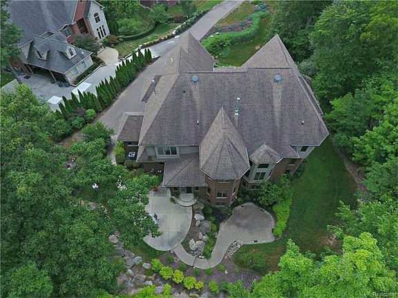 4th image of 34696 Huntington Ct