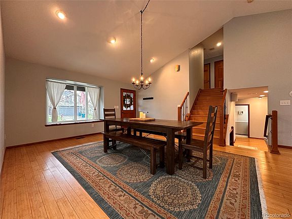 5th image of 310 S Lark Avenue