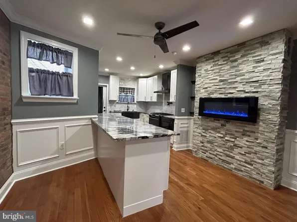 2445 S Lawrence St, Philadelphia, PA 19148